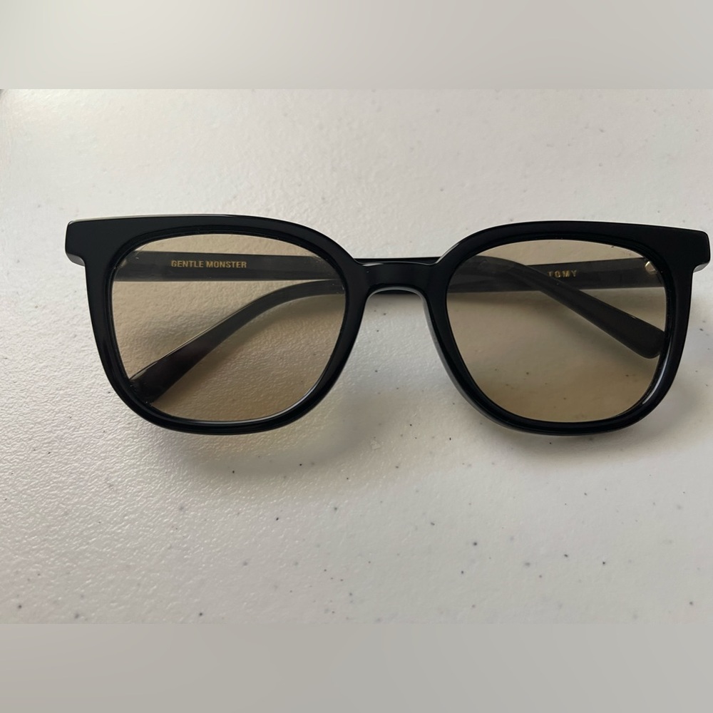 GENTLE MONSTER, Tomy Sunglasses